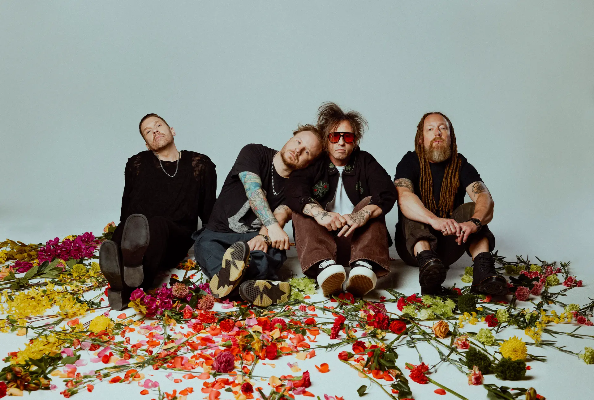 Shinedown Makes Billboard Country Airplay Debut with “Searchlight”